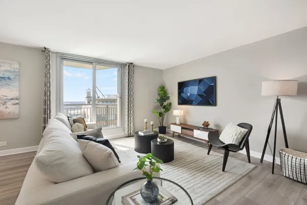 $400,000 | 6007 North Sheridan Road, Unit 22K, Chicago, IL 60660