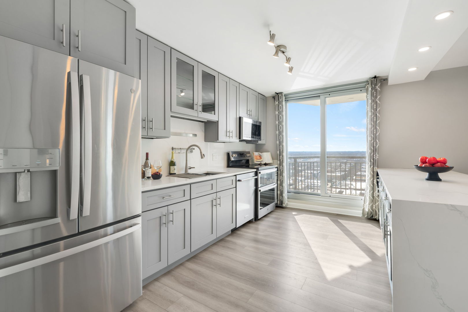 6007 North Sheridan Road, Unit 22K Chicago, IL 60660 - Photo 4 of 22