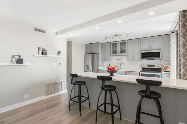 $400,000 | 6007 North Sheridan Road, Unit 22K, Chicago, IL 60660