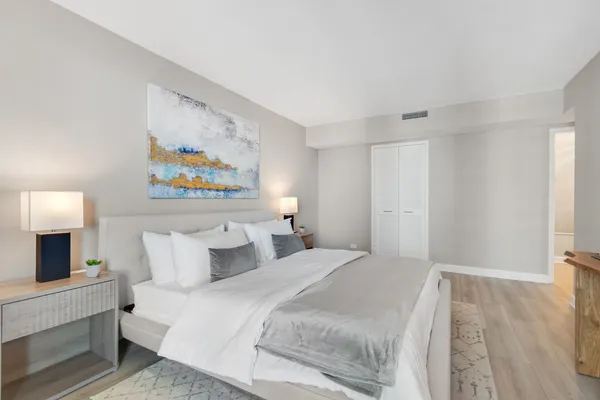 $400,000 | 6007 North Sheridan Road, Unit 22K, Chicago, IL 60660