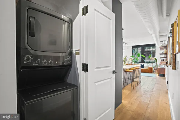 a view of utility room