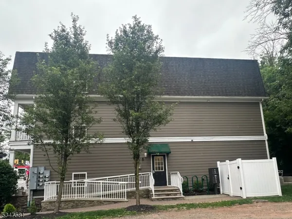 $2,200 | 4 Centennial Avenue, Unit E, Cranford, NJ 07016