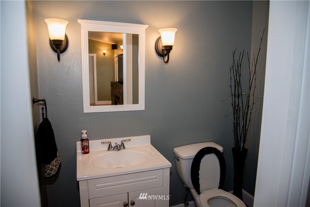 6952 Mission Road Everson, WA 98247 - Photo 7 of 23