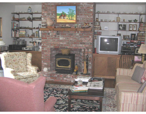 22 Dover Farm Road Medfield, MA 02052 - Photo 4 of 5 Gallery Image 4