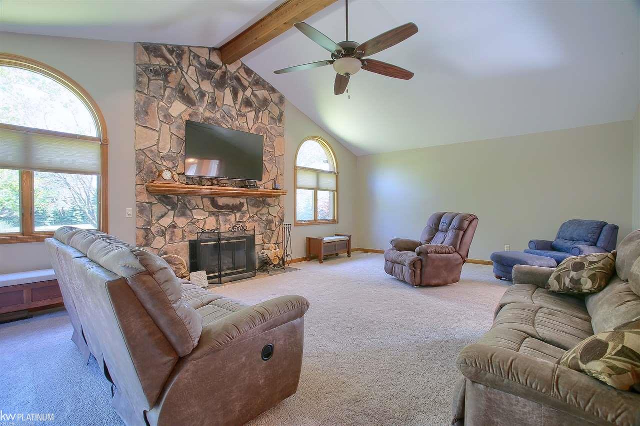 9560 Division Columbus, MI 48063 - Photo 14 of 45 50015288-13.JPG