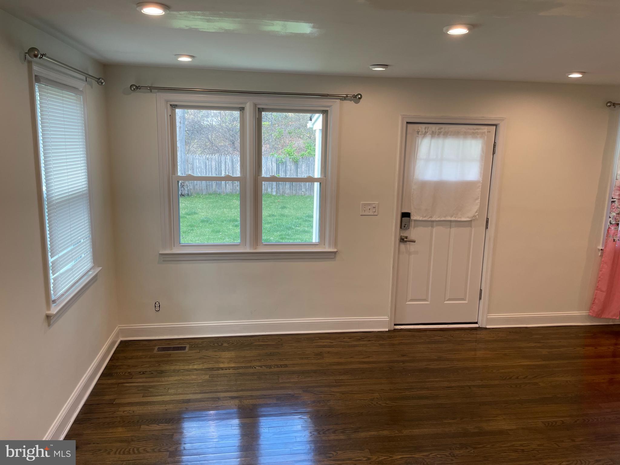 7237 Old Columbia Road Columbia, MD 21046 - Photo 12 of 44 nice hardwood floors