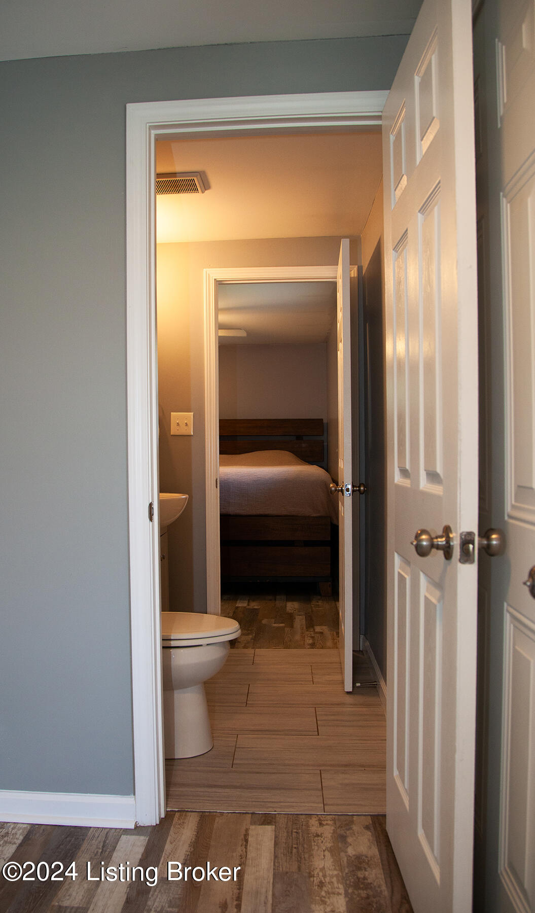 5615 Ridgecrest Road Louisville, KY 40218 - Photo 15 of 21 IMG_0948-Edit