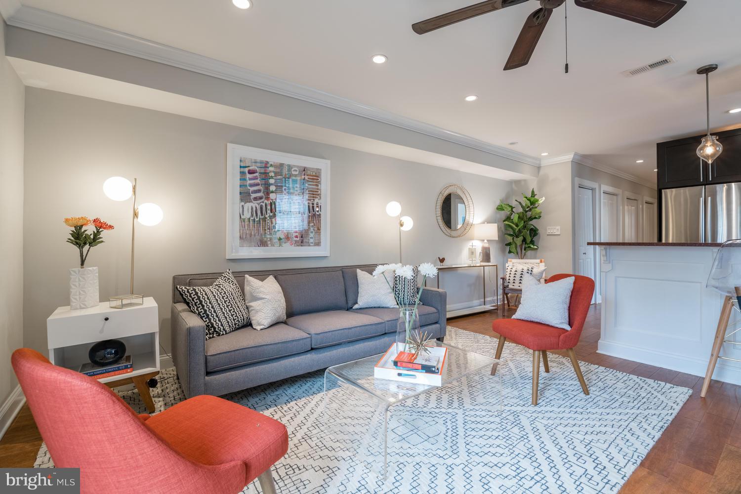 132 18th Street Southeast, Unit 1 Washington, DC 20003 - Photo 8 of 30 Living Room