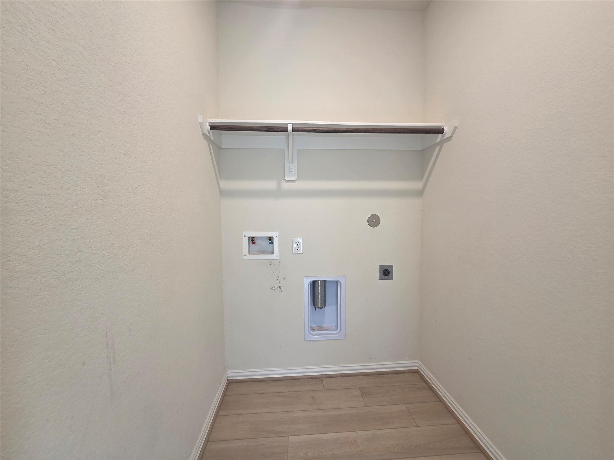 28137 Aspen Horizon Drive Spring, TX 77386 - Photo 9 of 33 a view of utility room