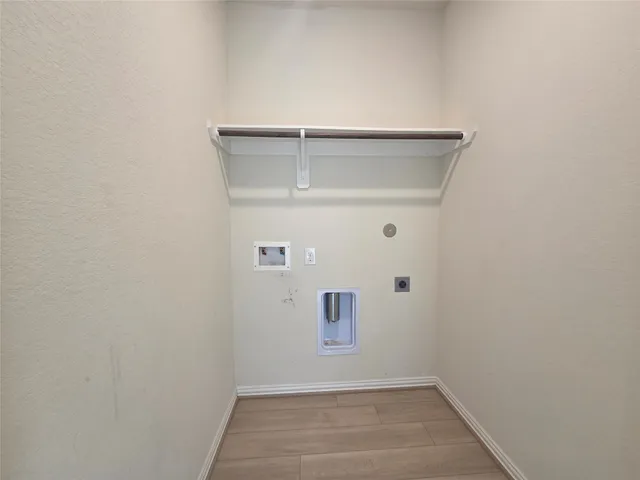 a view of utility room