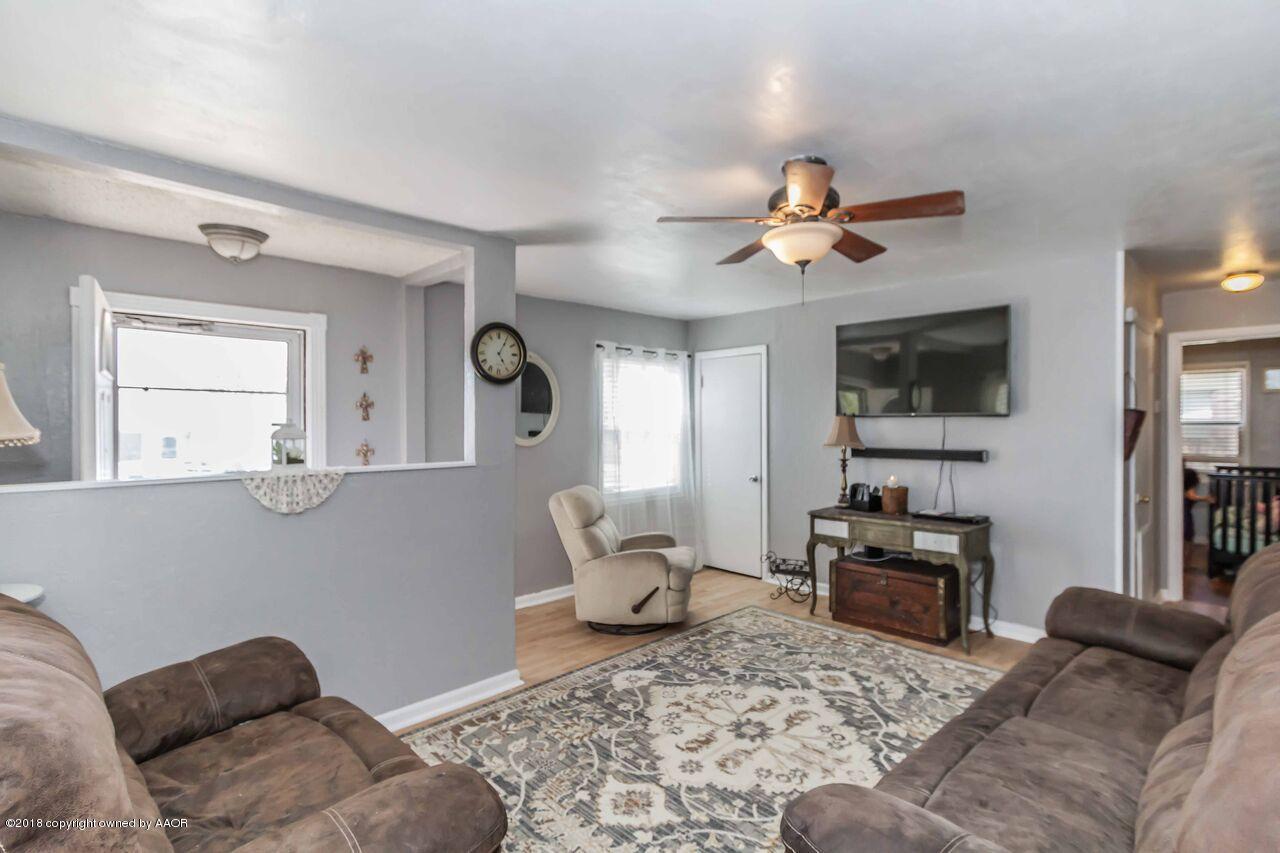 1502 Southwest 48th Avenue Amarillo, TX 79110 - Photo 3 of 13 LIVING ROOM VIEW 1_preview