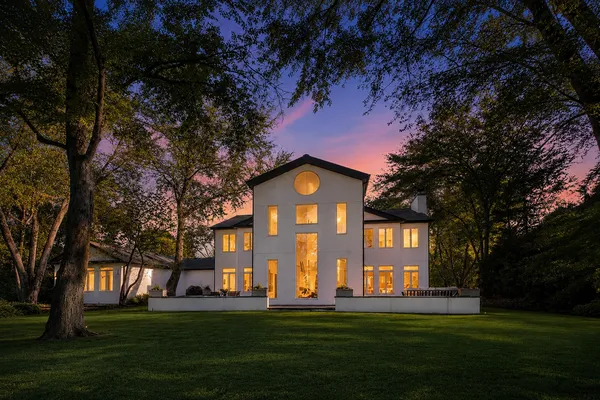 $2,149,000 | 790 West Deerpath Road, Lake Forest, IL 60045