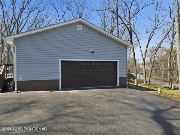 $339,900 | 20 Huckleberry Drive, East Stroudsburg, PA 18302