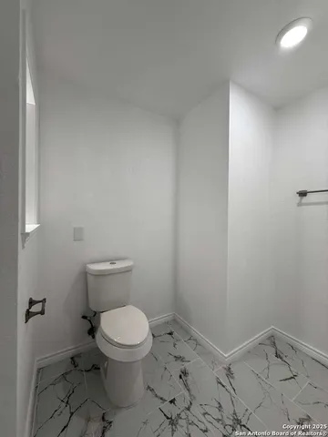 $2,000 | 8307 Maple Ridge Drive, San Antonio, TX 78239