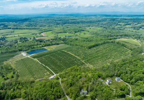$1,595,000 | 641 North Avenue, Pleasant Valley, NY 12569