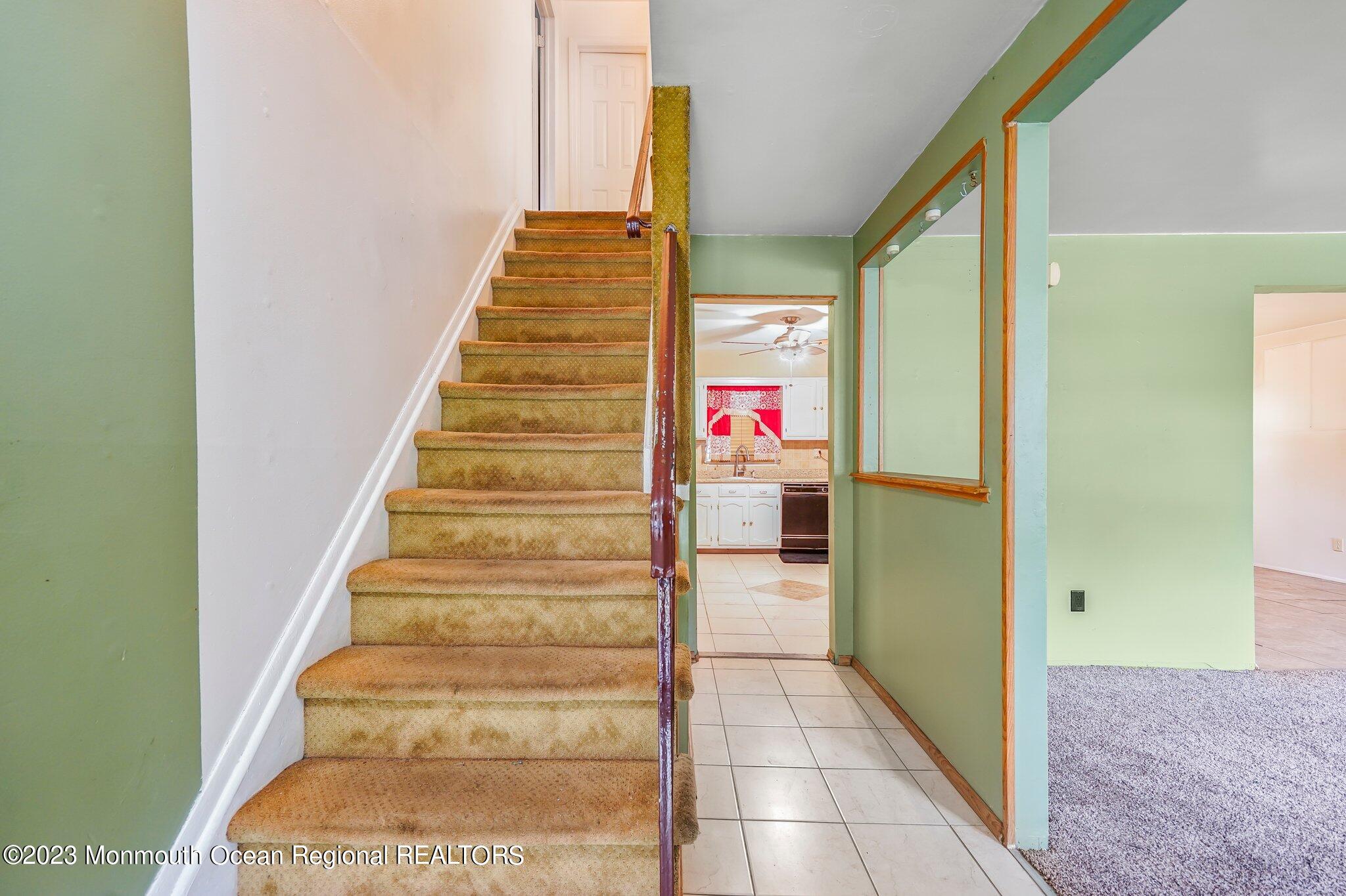 965 Bennetts Mills Road Jackson, NJ 08527 - Photo 4 of 17 Foyer