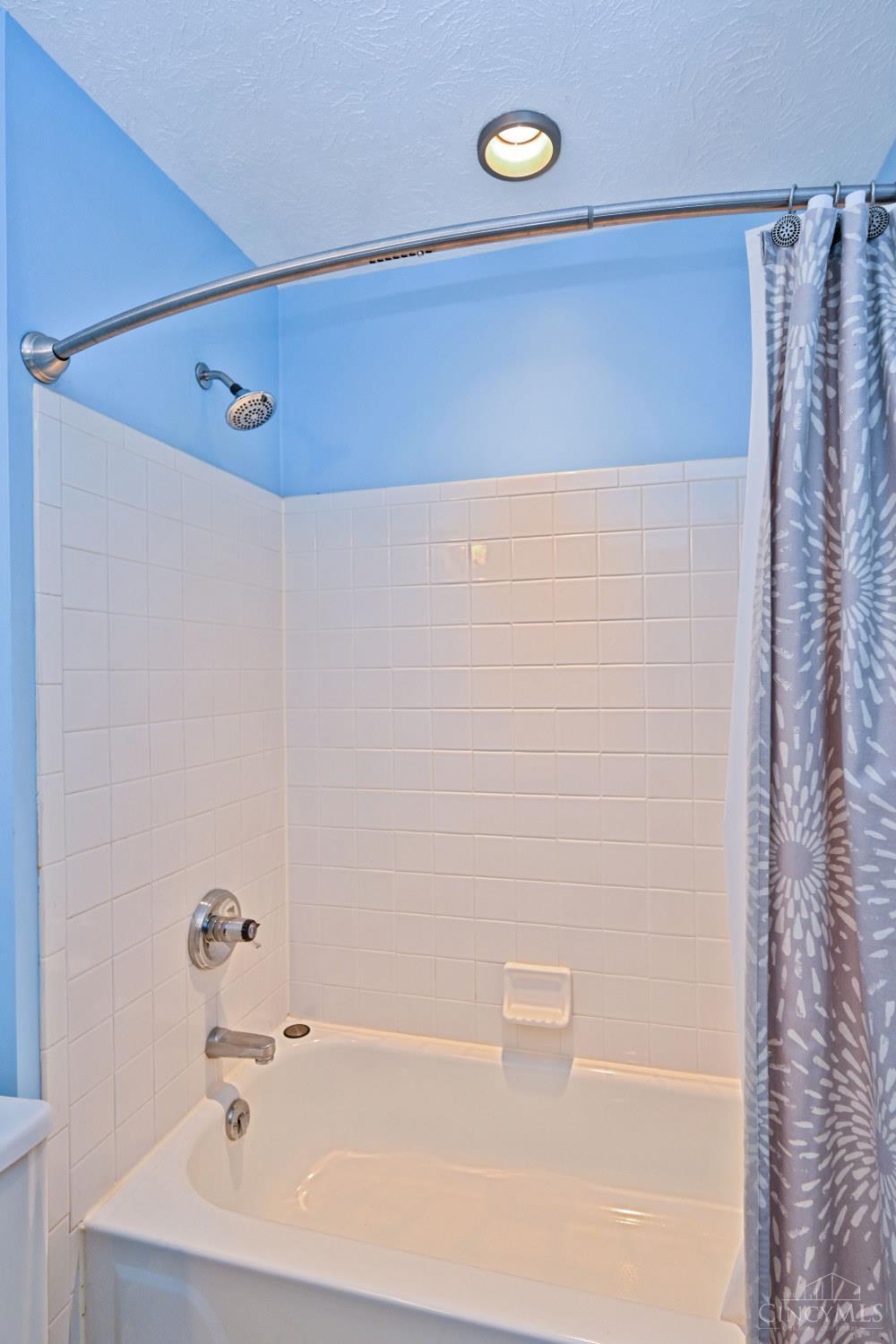 7382 Ridgepoint Drive, Unit 9 Cincinnati, OH 45230 - Photo 24 of 30 Gallery Image 24