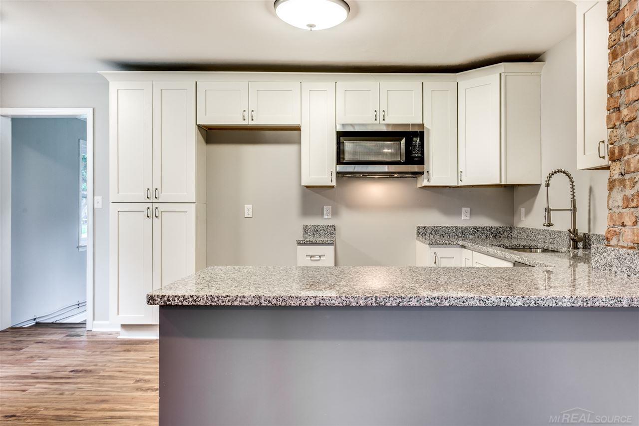 3040 Rabidue Road North Street, MI 48049 - Photo 4 of 23 31399382-3.JPG