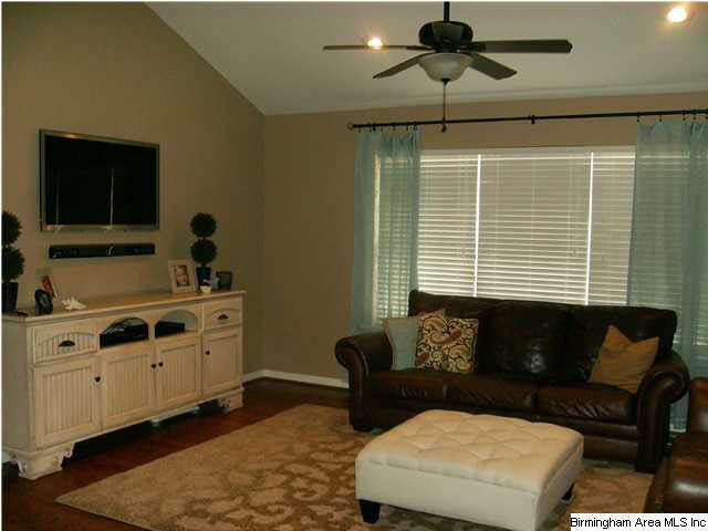 300 Mae Street Clanton, AL 35045 - Photo 3 of 24
