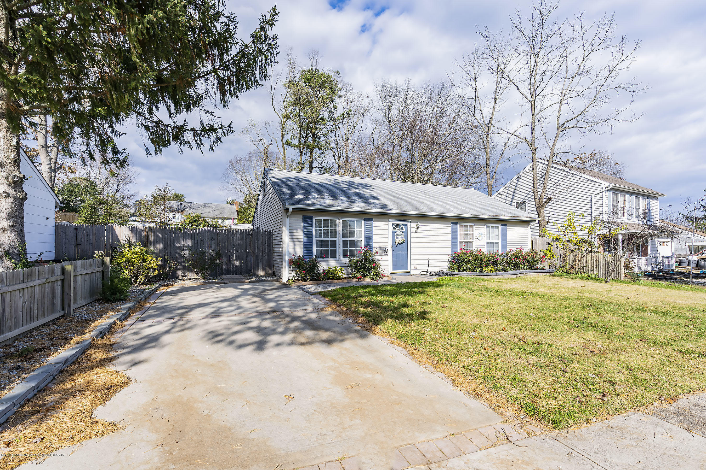 138 Village Drive Barnegat, NJ 08005 - Photo 3 of 24 1C FrontLeft