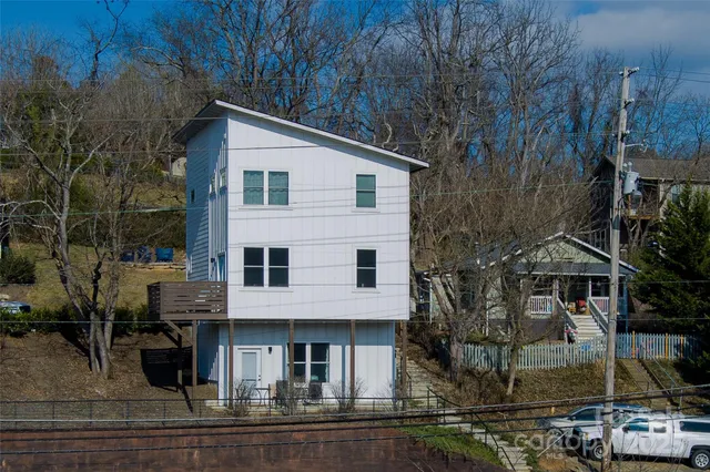 $679,000 | 1057 Riverside Drive, Asheville, NC 28804