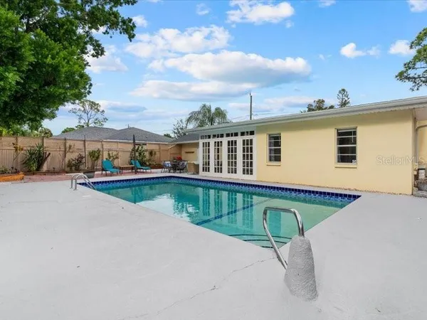 $3,350 | 2226 Fairfield Avenue, Sarasota, FL 34232