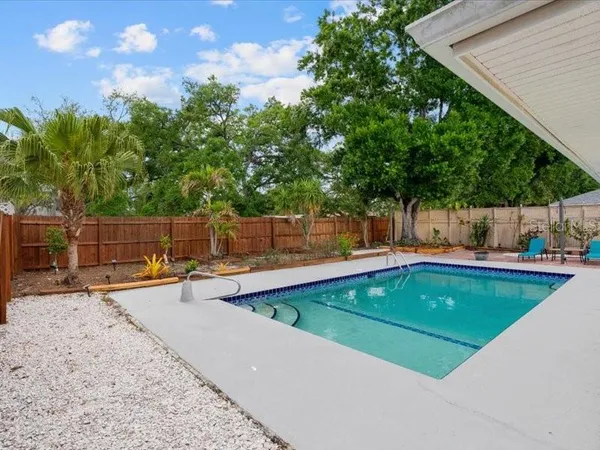 $3,350 | 2226 Fairfield Avenue, Sarasota, FL 34232