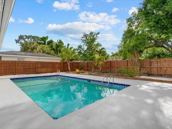 $3,350 | 2226 Fairfield Avenue, Sarasota, FL 34232