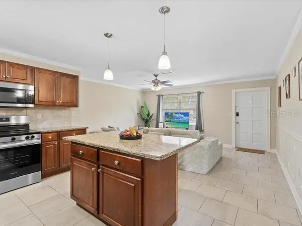 $3,350 | 2226 Fairfield Avenue, Sarasota, FL 34232