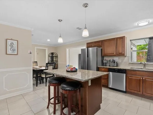 $3,350 | 2226 Fairfield Avenue, Sarasota, FL 34232