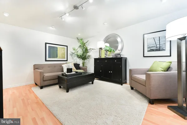 $2,250 | 1843 Mintwood Place Northwest, Unit 102, Washington, DC 20009