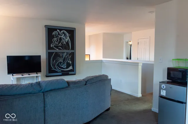 $305,000 | 2478 Cedarmill Drive, Franklin, IN 46131