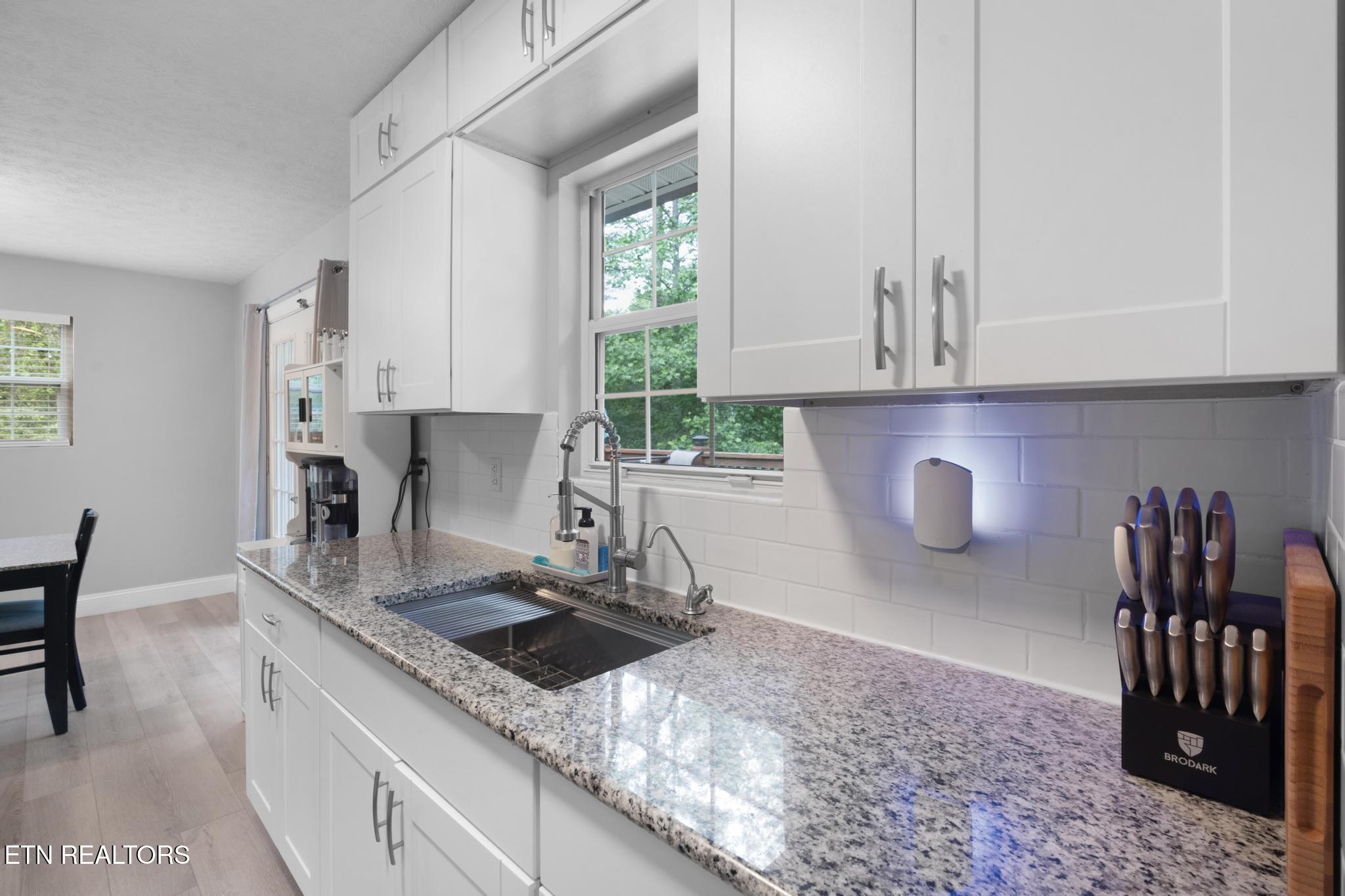 133 Mj Sheldon Road Harriman, TN 37748 - Photo 13 of 44 Kitchen