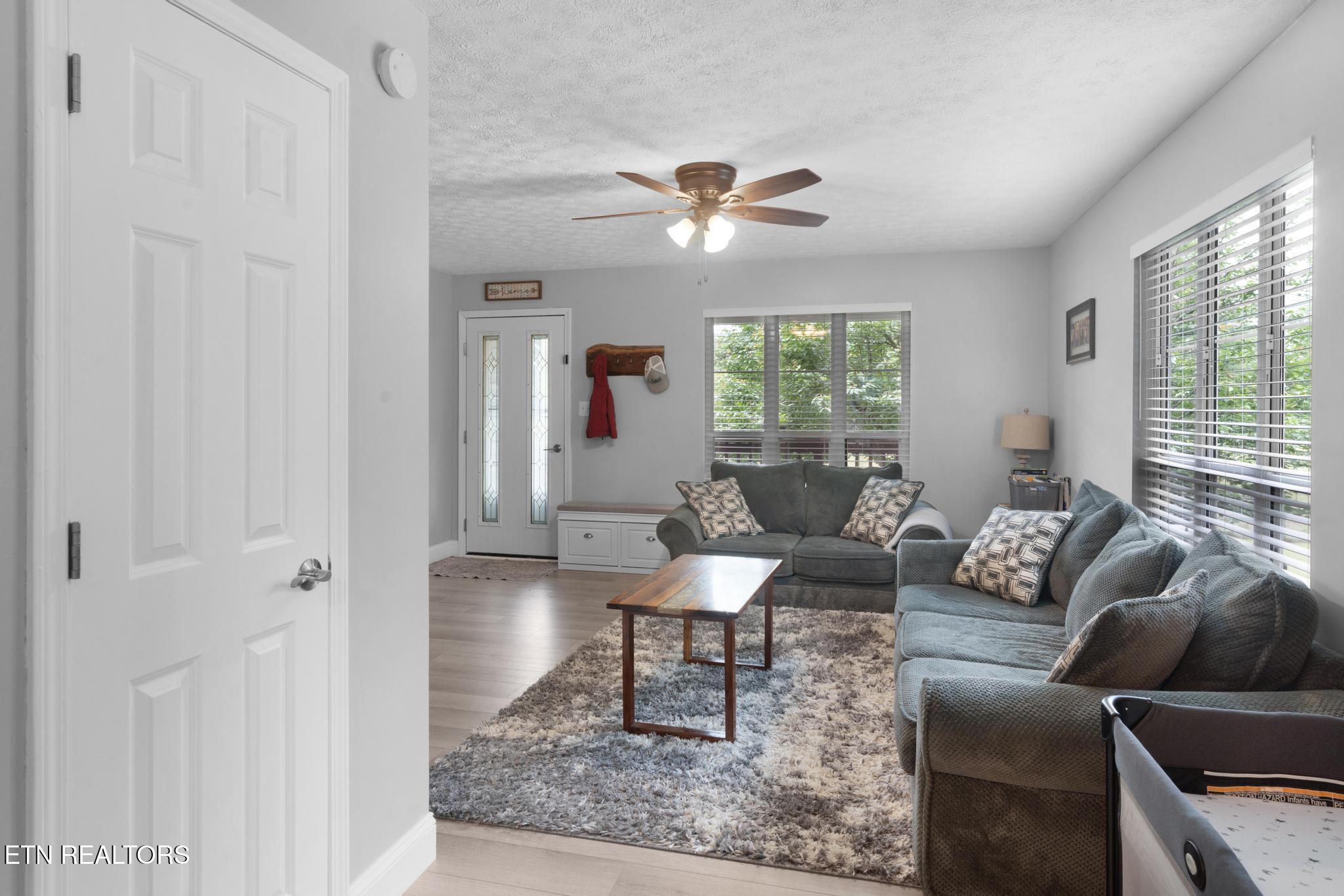 133 Mj Sheldon Road Harriman, TN 37748 - Photo 10 of 44 Storage area; Living Room