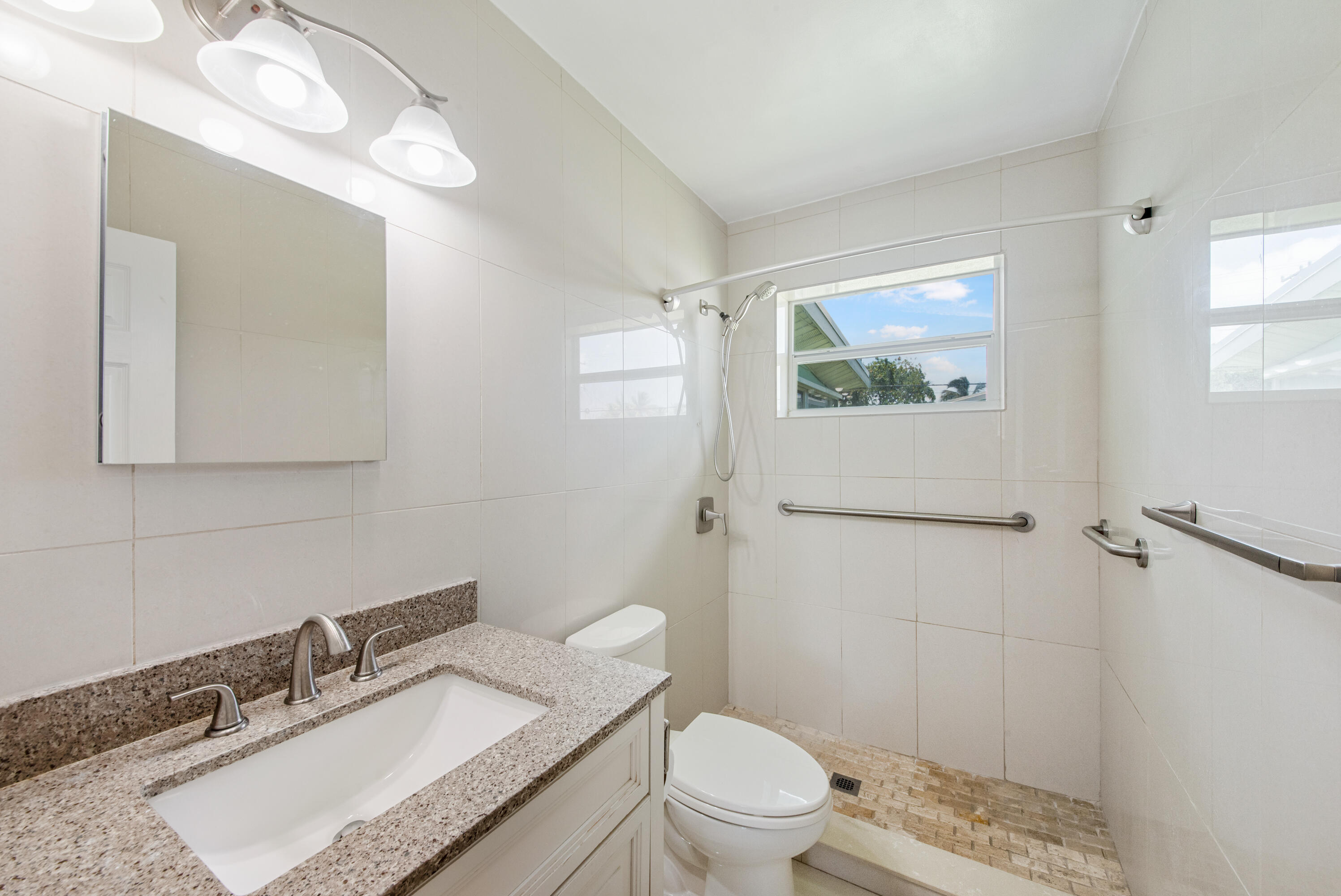 316 Pinehurst Road Palm Springs, FL 33461 - Photo 17 of 32 316 Pinehurst26
