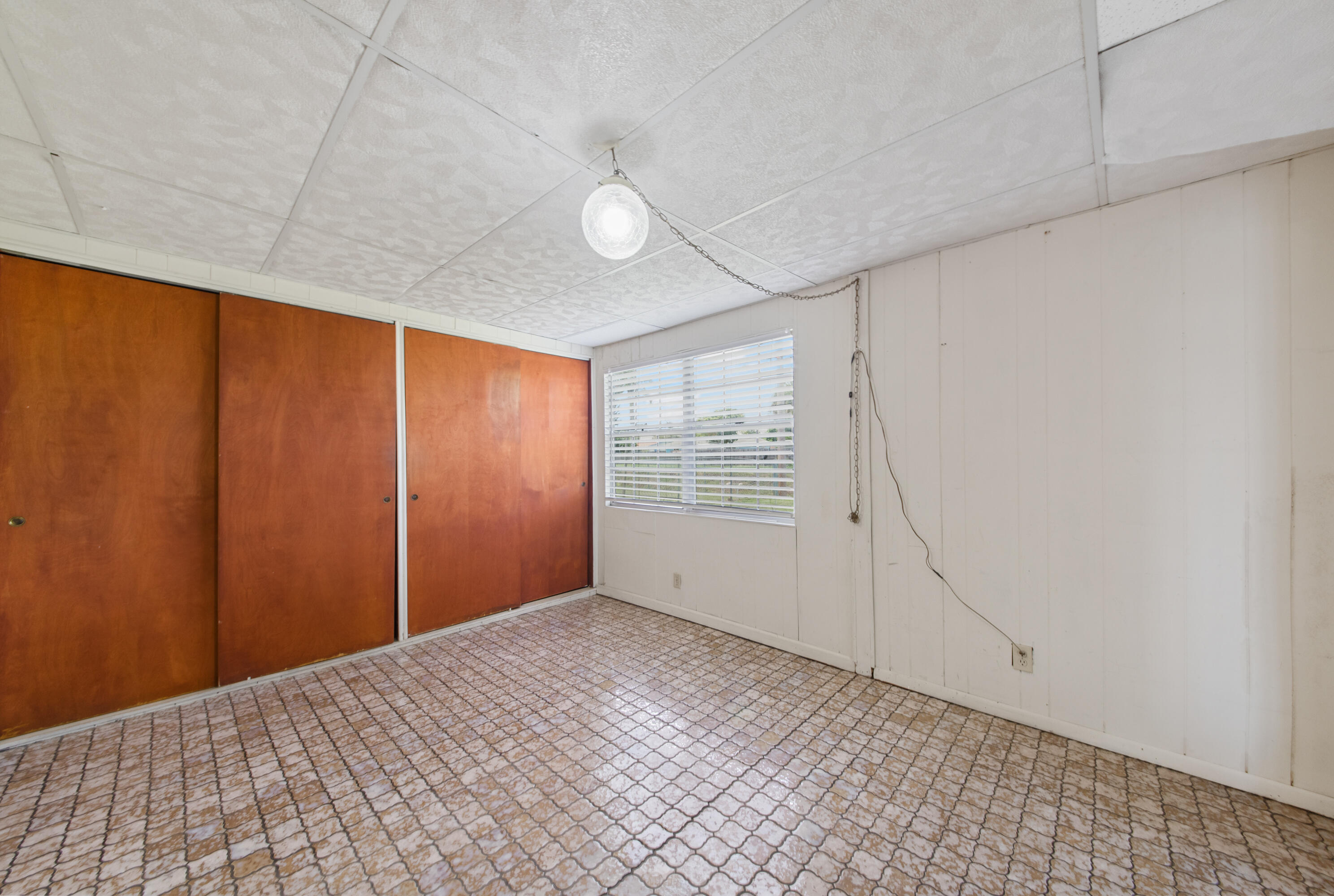 316 Pinehurst Road Palm Springs, FL 33461 - Photo 23 of 32 316 Pinehurst17