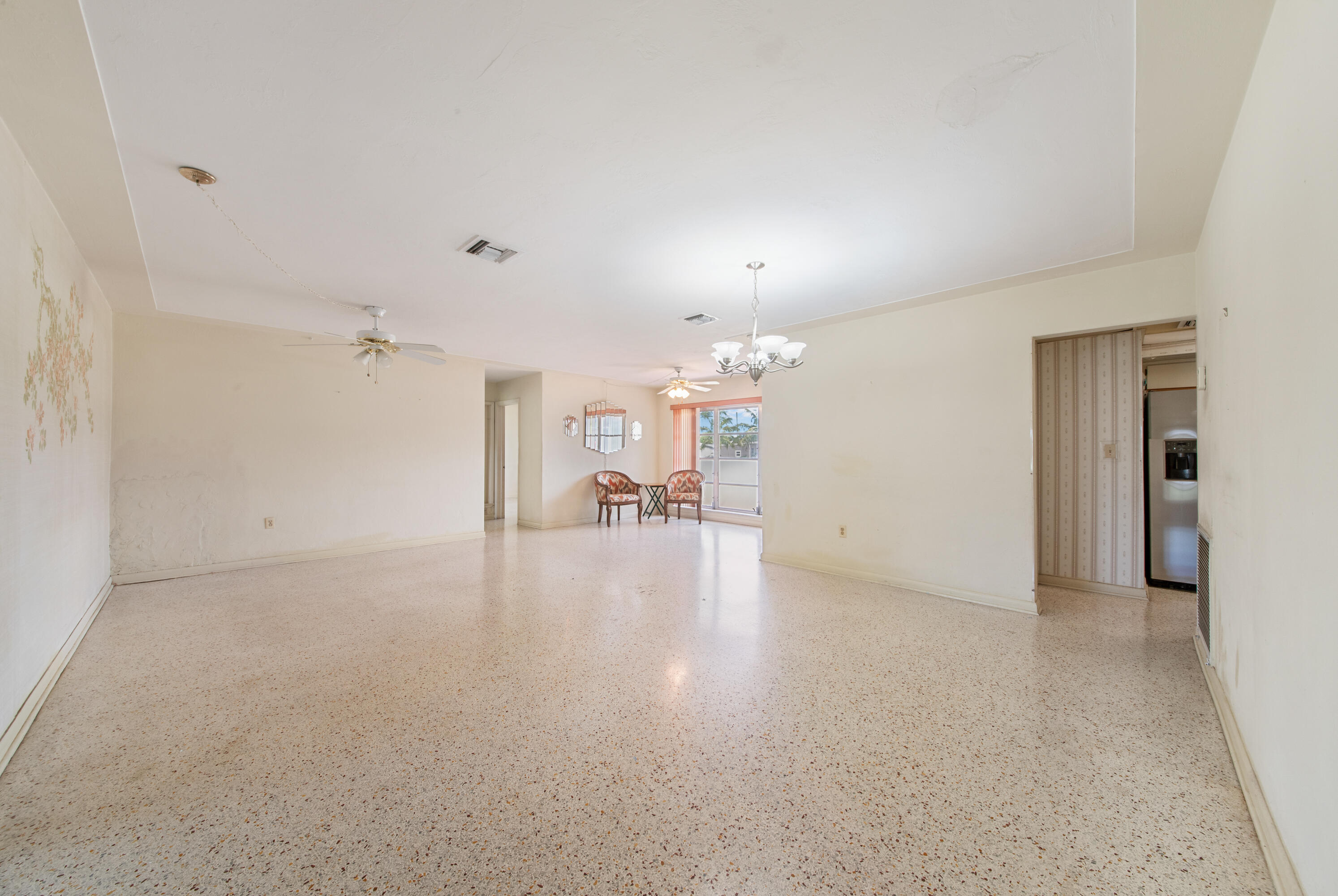 316 Pinehurst Road Palm Springs, FL 33461 - Photo 8 of 32 316 Pinehurst7