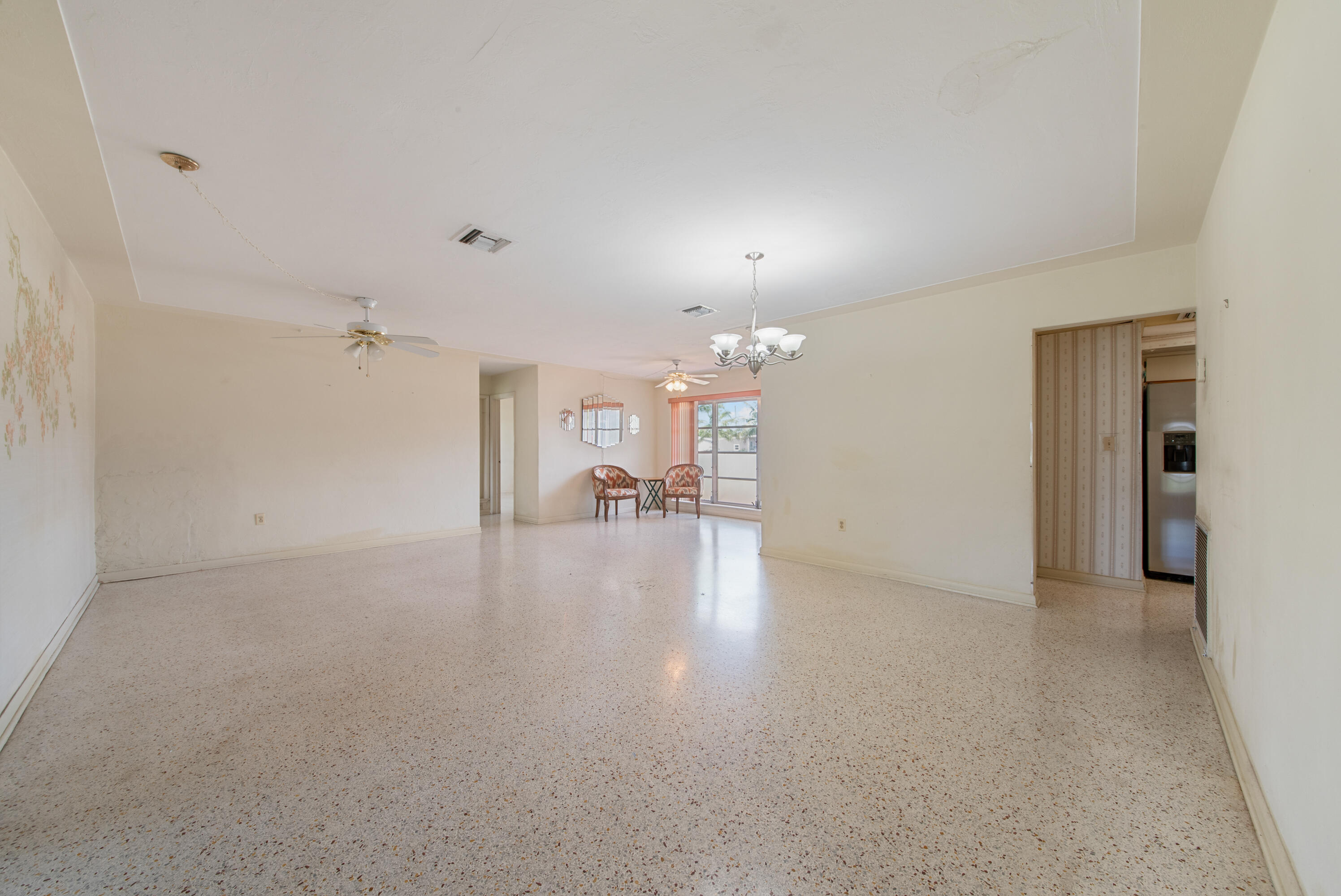 316 Pinehurst Road Palm Springs, FL 33461 - Photo 10 of 32 316 Pinehurst5