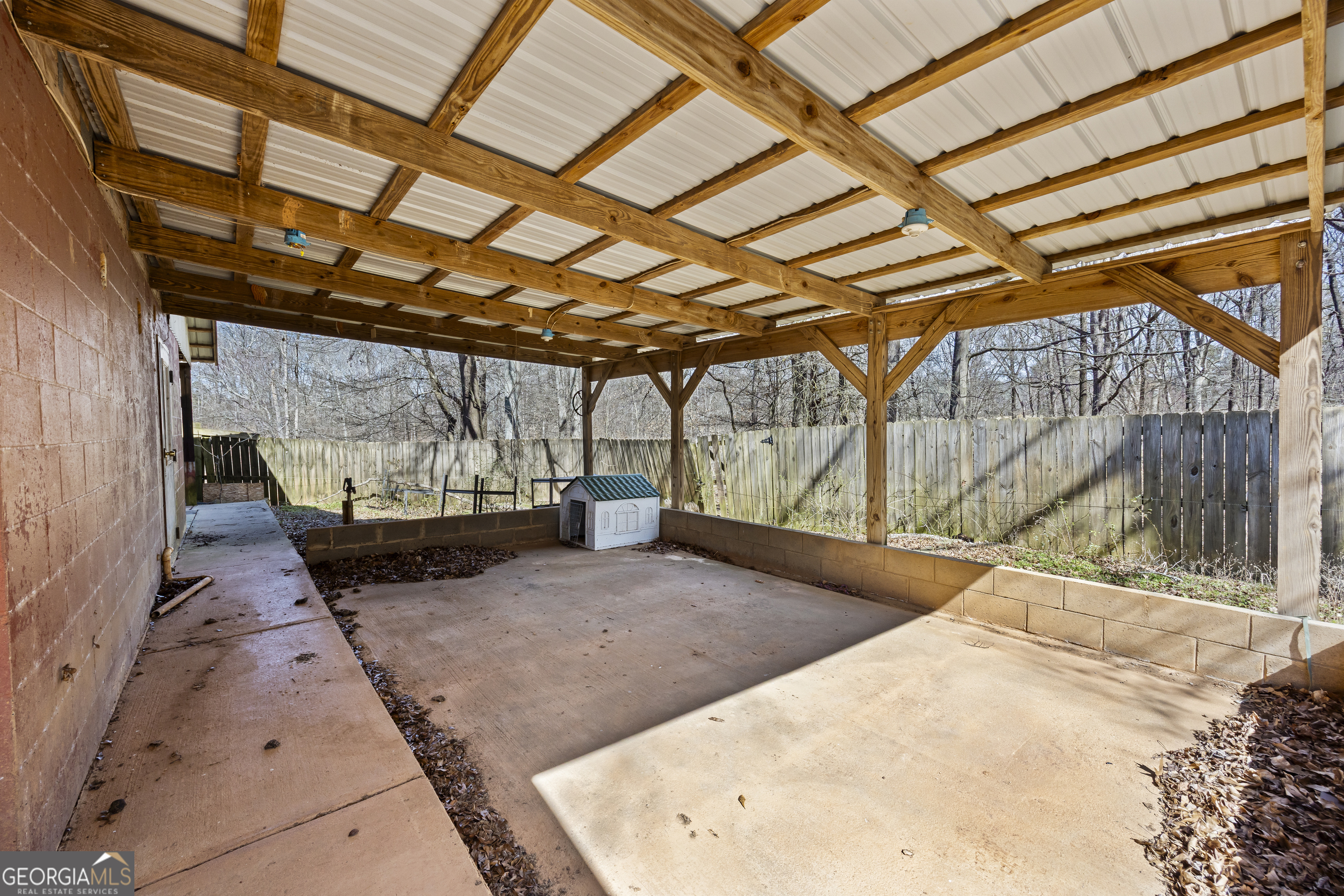 2223 Salem Road Watkinsville, GA 30677 - Photo 71 of 94 a view of a room with a bed