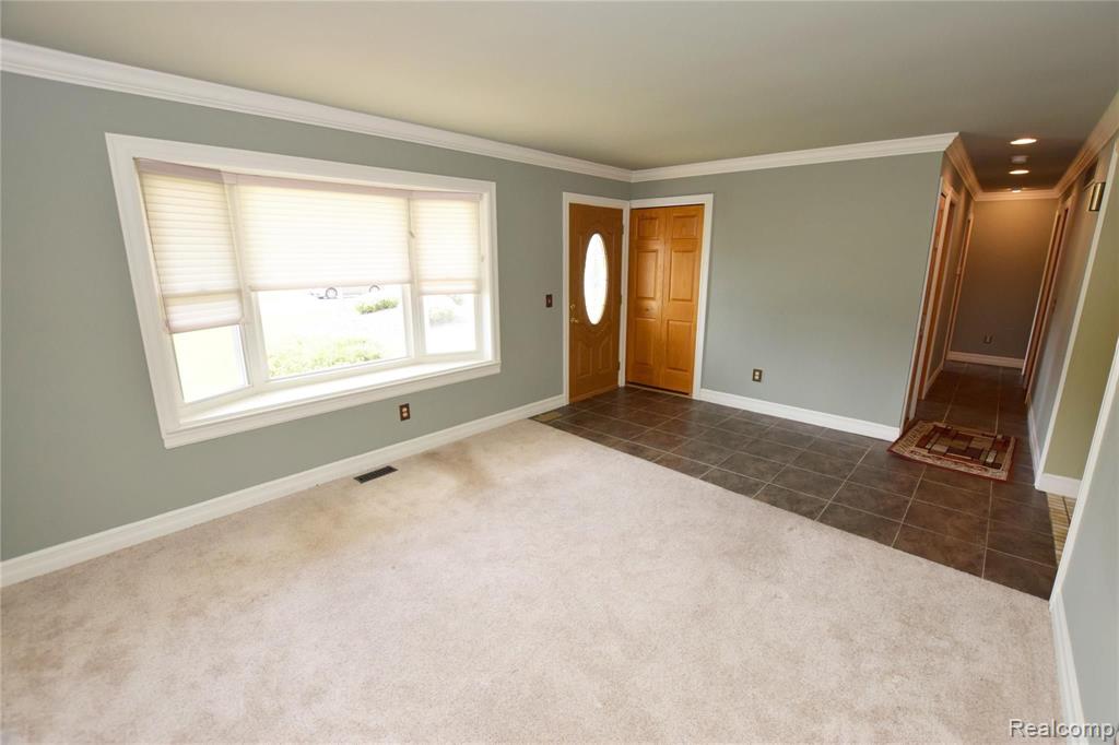 6368 Yorkshire North Riding Road Flint, MI 48532 - Photo 2 of 15 Gallery Image 2
