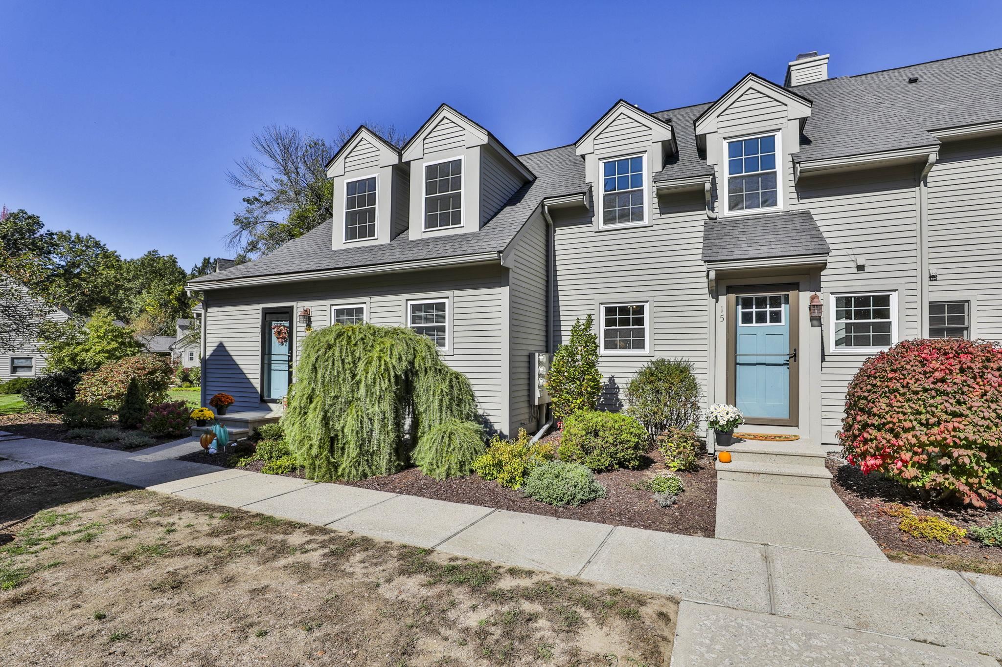 6 Veterans Road, Unit 15 Amherst, NH 03031 - Photo 1 of 36