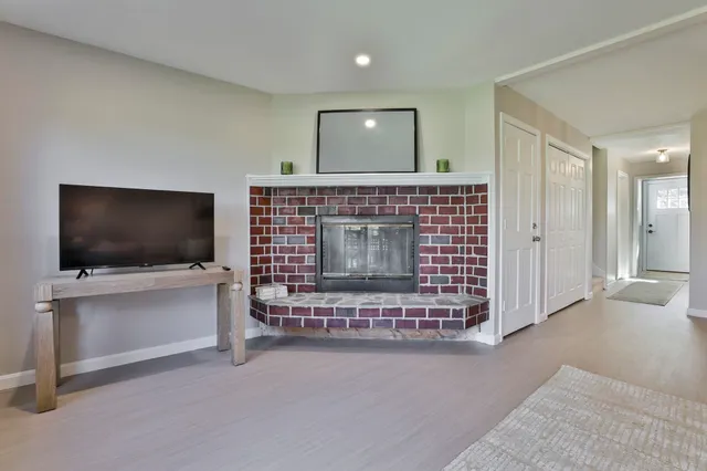 $450,000 | 6 Veterans Road, Unit 15, Amherst, NH 03031