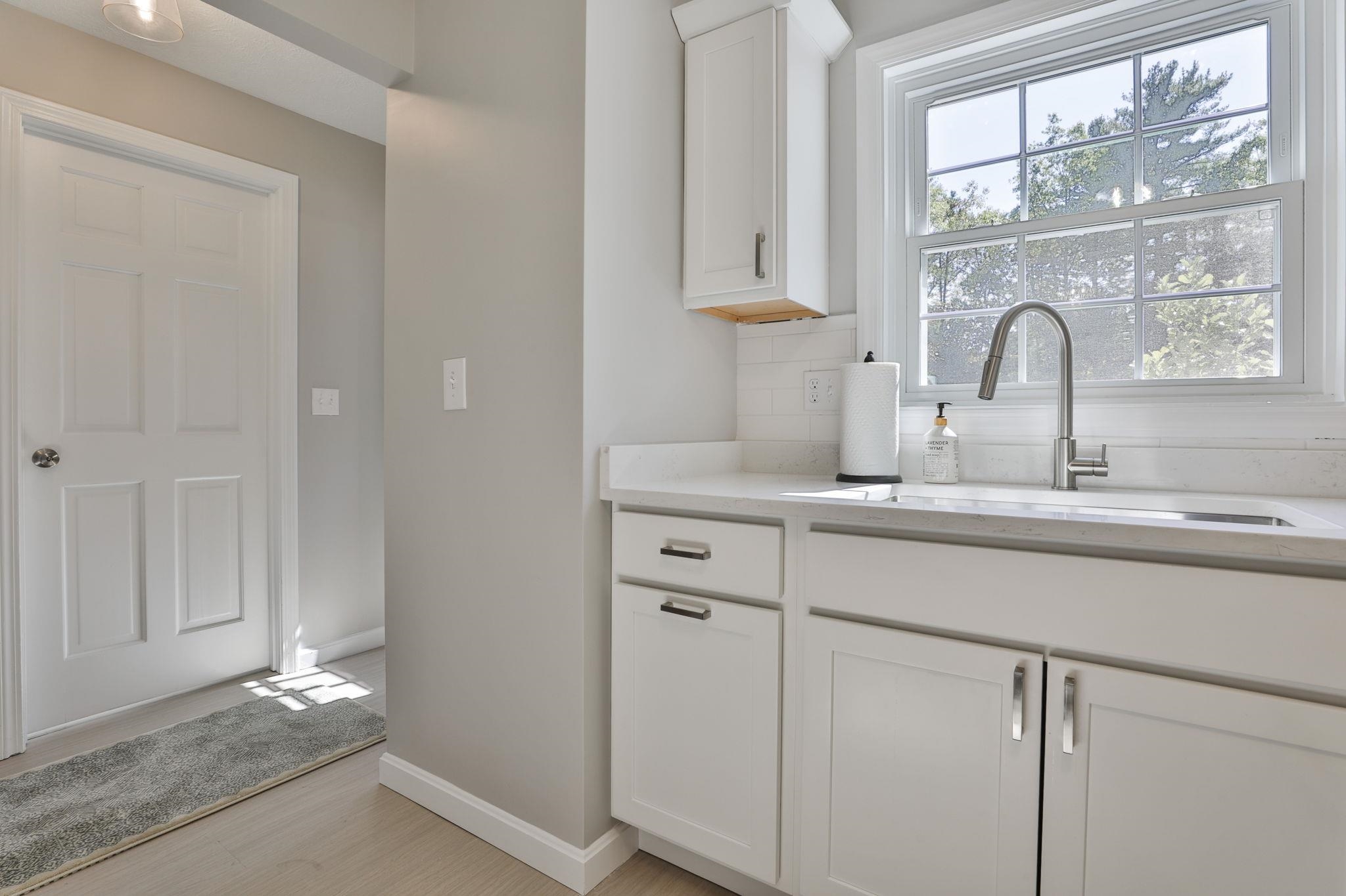 6 Veterans Road, Unit 15 Amherst, NH 03031 - Photo 10 of 36