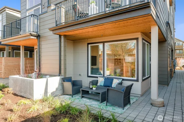 $499,900 | 9225 B Densmore Avenue North, Seattle, WA 98103