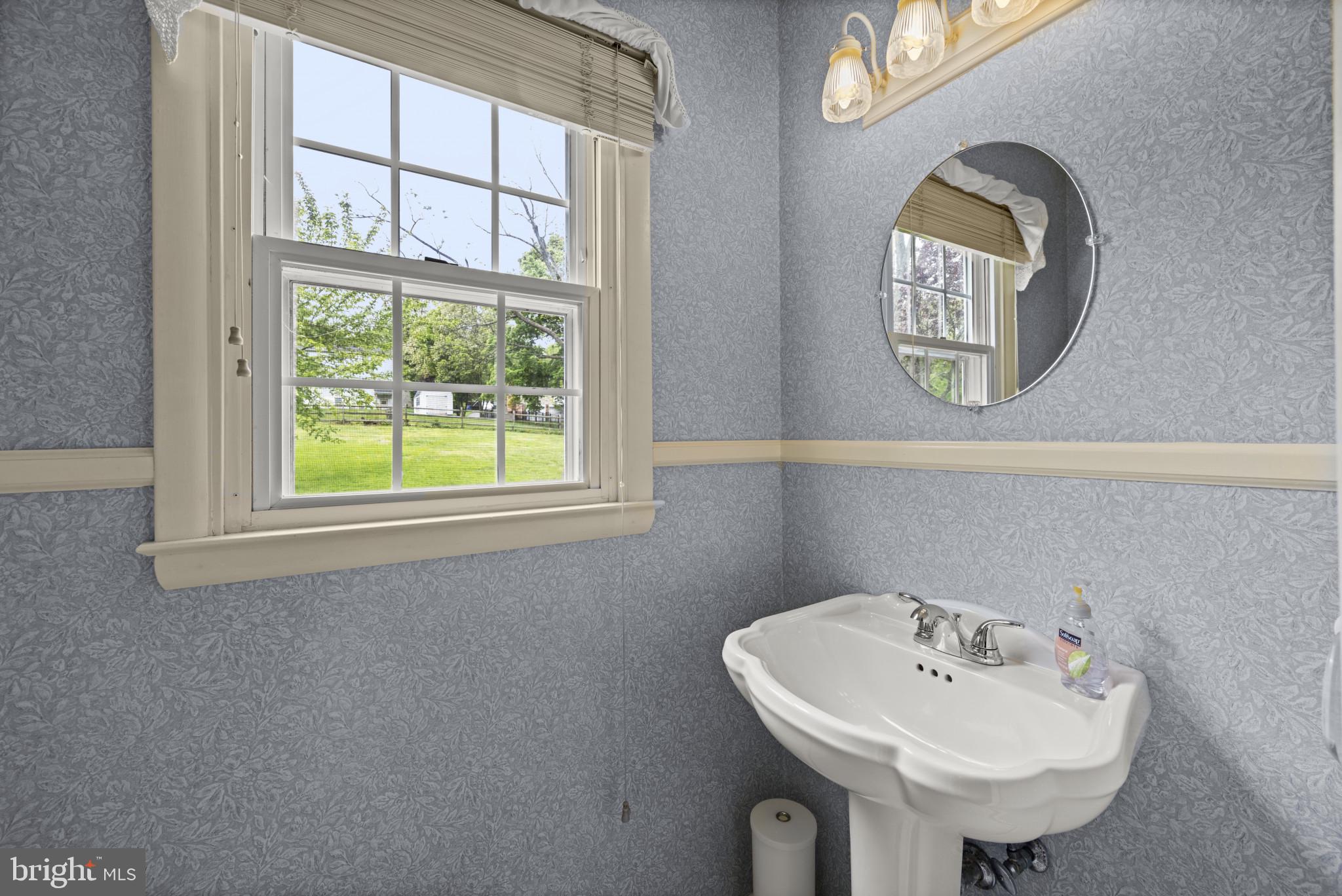 4034 High Point Road Ellicott City, MD 21042 - Photo 13 of 38 Powder Room