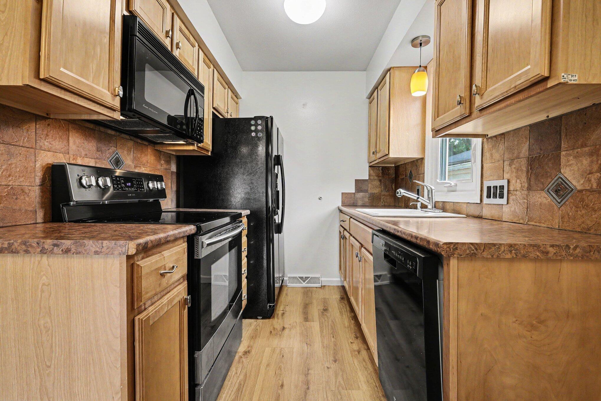 689 Carriage Lane Jenison, MI 49428 - Photo 6 of 14 008_file_8078