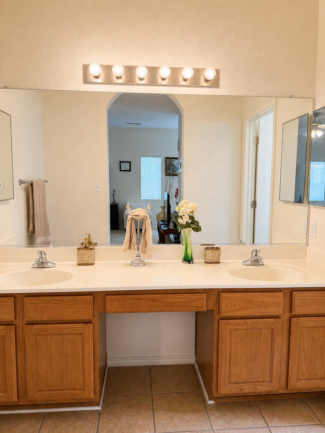 9904 Rio Corto Avenue Southwest Albuquerque, NM 87121 - Photo 13 of 18 Gallery Image 13