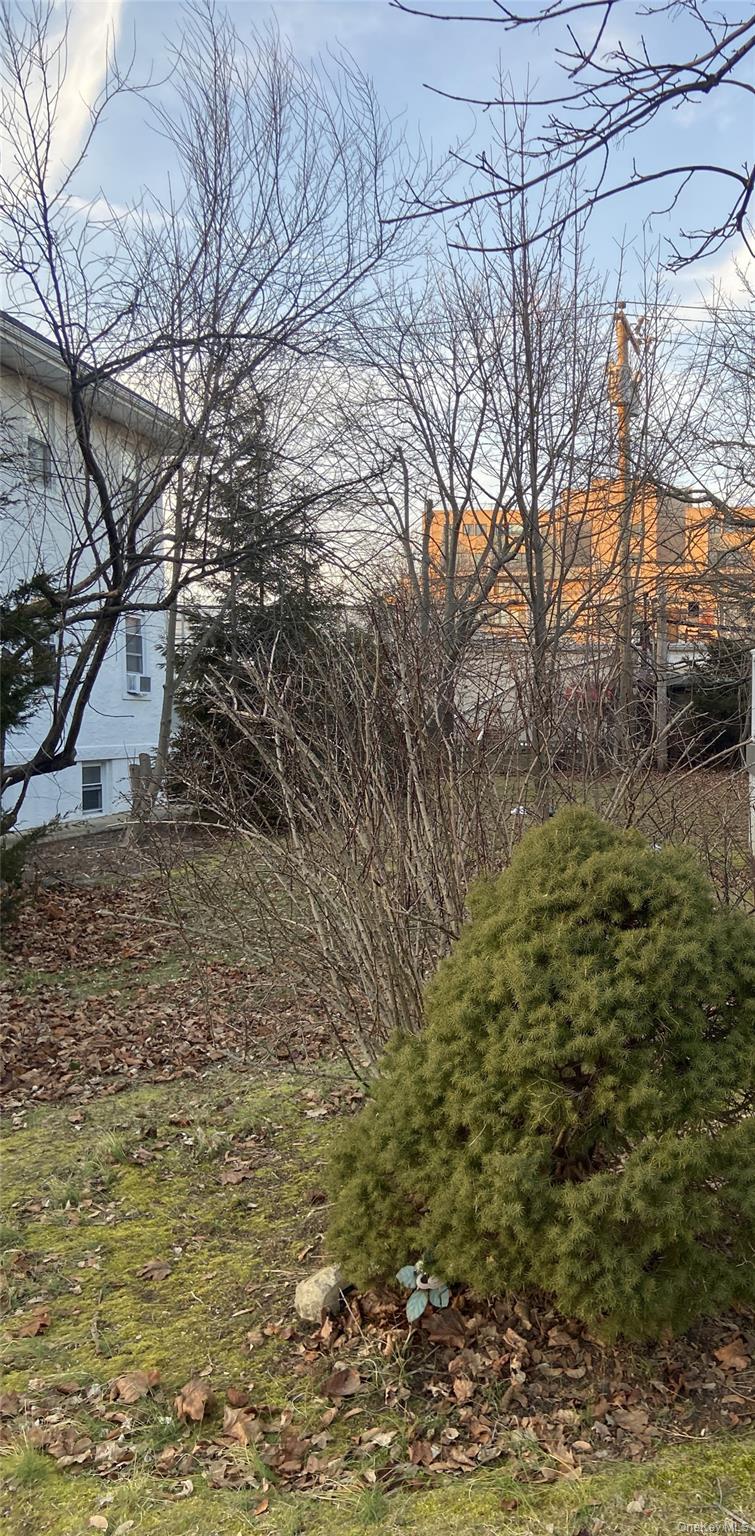 237 West Walnut Street Long Beach, NY 11561 - Photo 6 of 6 a view of outdoor space and a yard