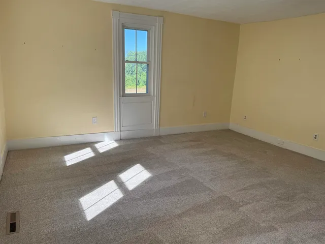 $525,000 | 45 Effingham Road, Ossipee, NH 03864