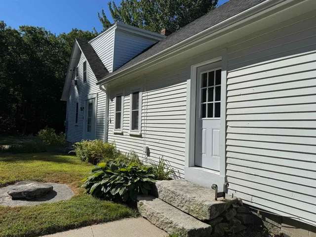 $525,000 | 45 Effingham Road, Ossipee, NH 03864